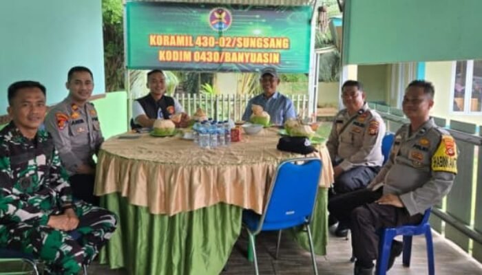 Perkuat Sinergi TNI–Polri, Kapolsek Banyuasin II Silaturahmi Ke Danramil 430-02 Sungsang.