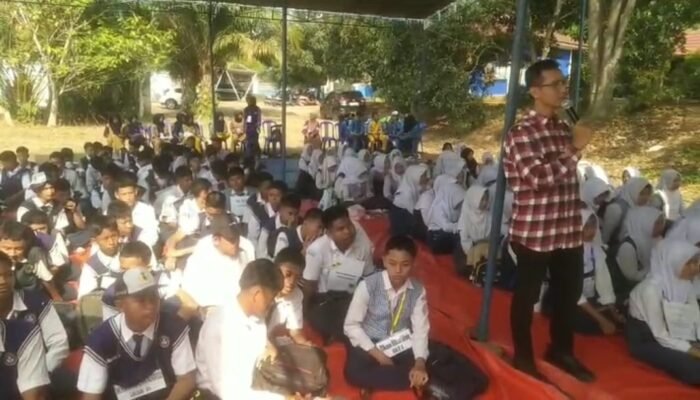 Satresnarkoba Polres Banyuasin Edukasi Siswa Baru SMK Unggul Negeri 2 tentang Bahaya Narkoba