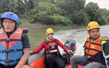 *RESPON CEPAT BASARNAS CARI SISWA SD YANG TENGGELAM DI SUNGAI ENIM*